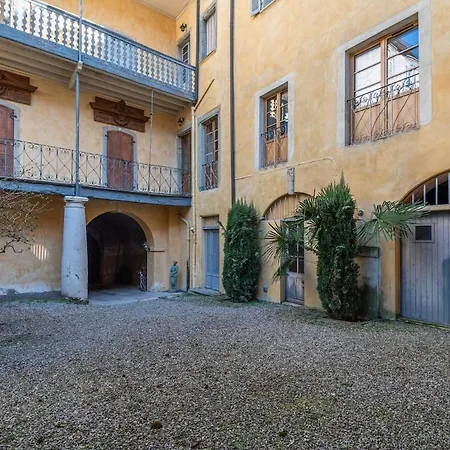Appartement T2 D'exception Au Chateau De Fonbonne *